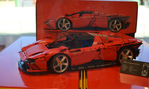 Pourquoi construire une voiture télécommandée en lego ?